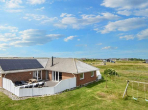 12 person holiday home in Harbo re